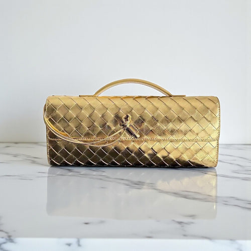 Bottega Veneta Andiamo Clutch Gold - Front